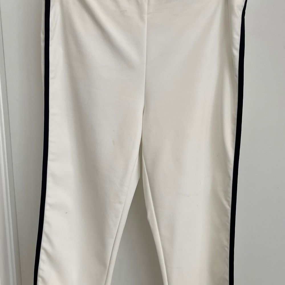 Alythea White Black side Stripe